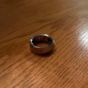 Gold Oura Ring Generation 4 - Size 8 (Used)